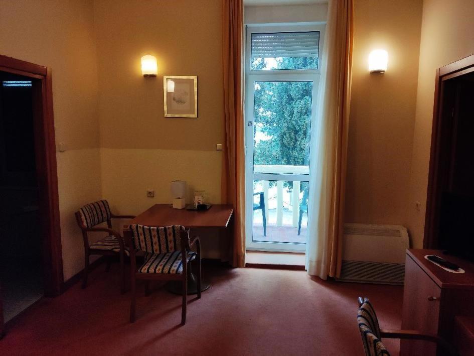 Ruzica- Glavna Zgrada I Depandanse Hotel