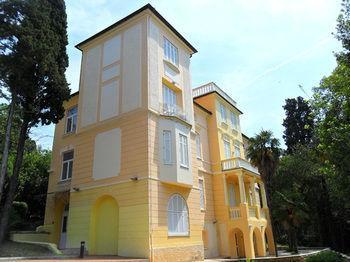 Ruzica- Glavna Zgrada I Depandanse Crikvenica