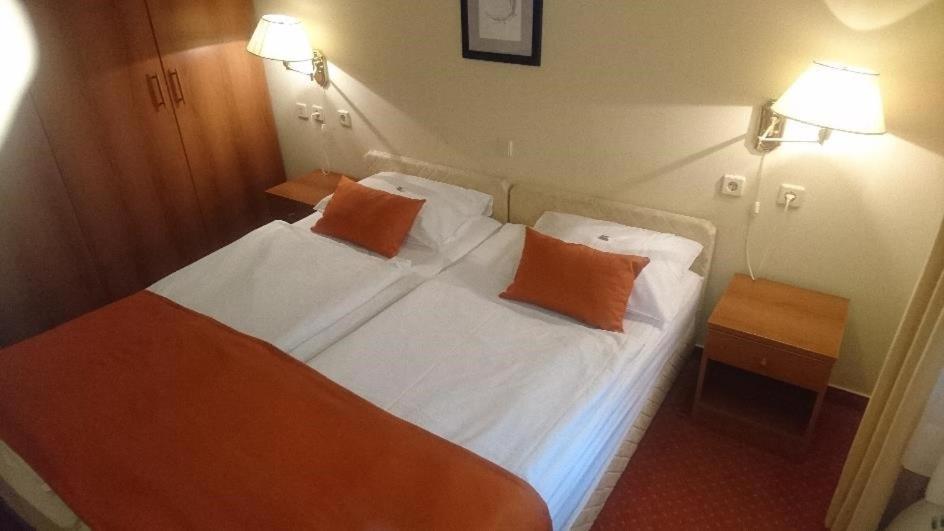 Ruzica- Glavna Zgrada I Depandanse Hotel 3*