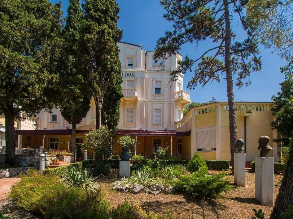 Ruzica- Glavna Zgrada I Depandanse 3* Crikvenica