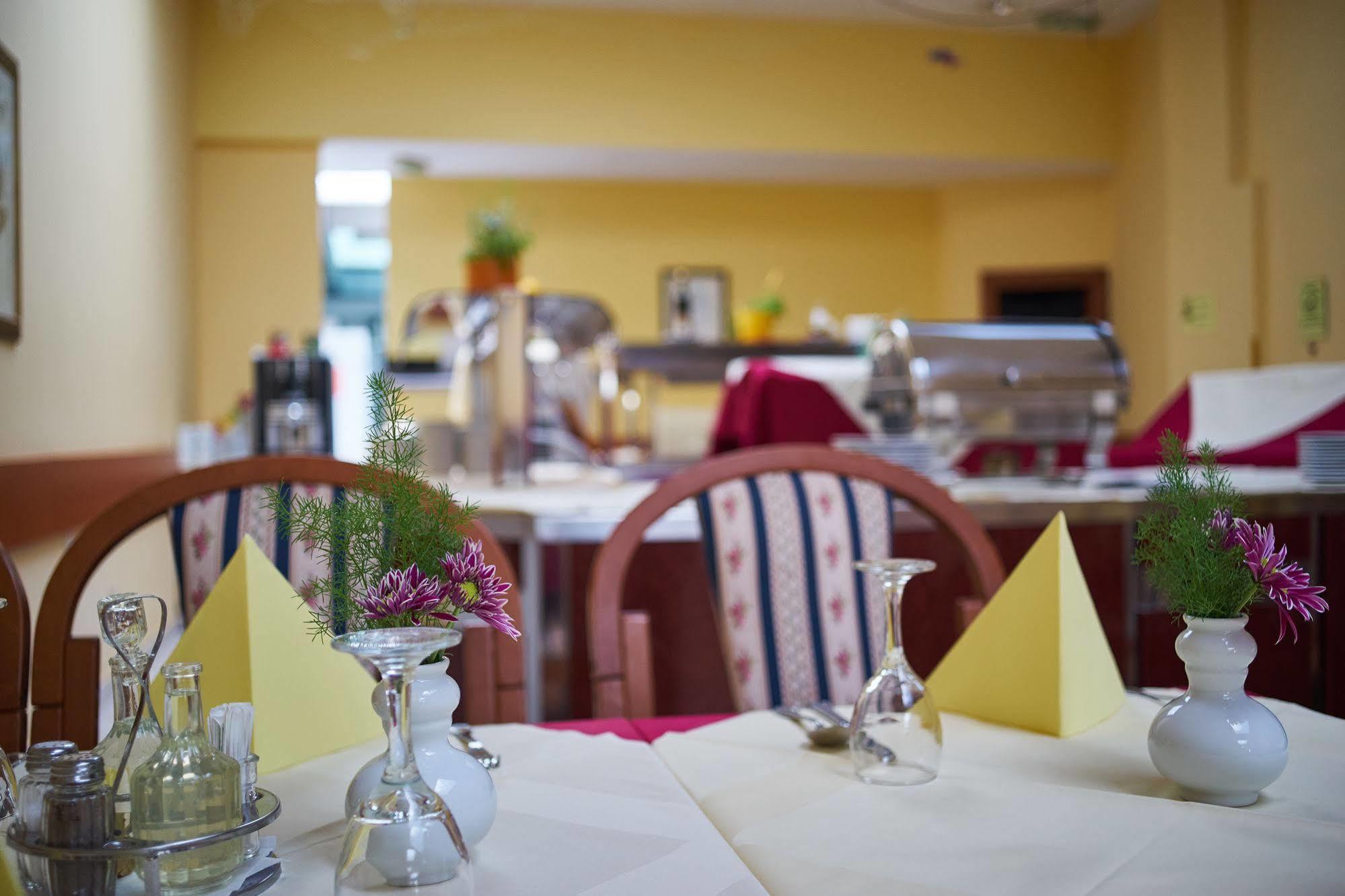 Hotel Ruzica- Glavna Zgrada I Depandanse 3*