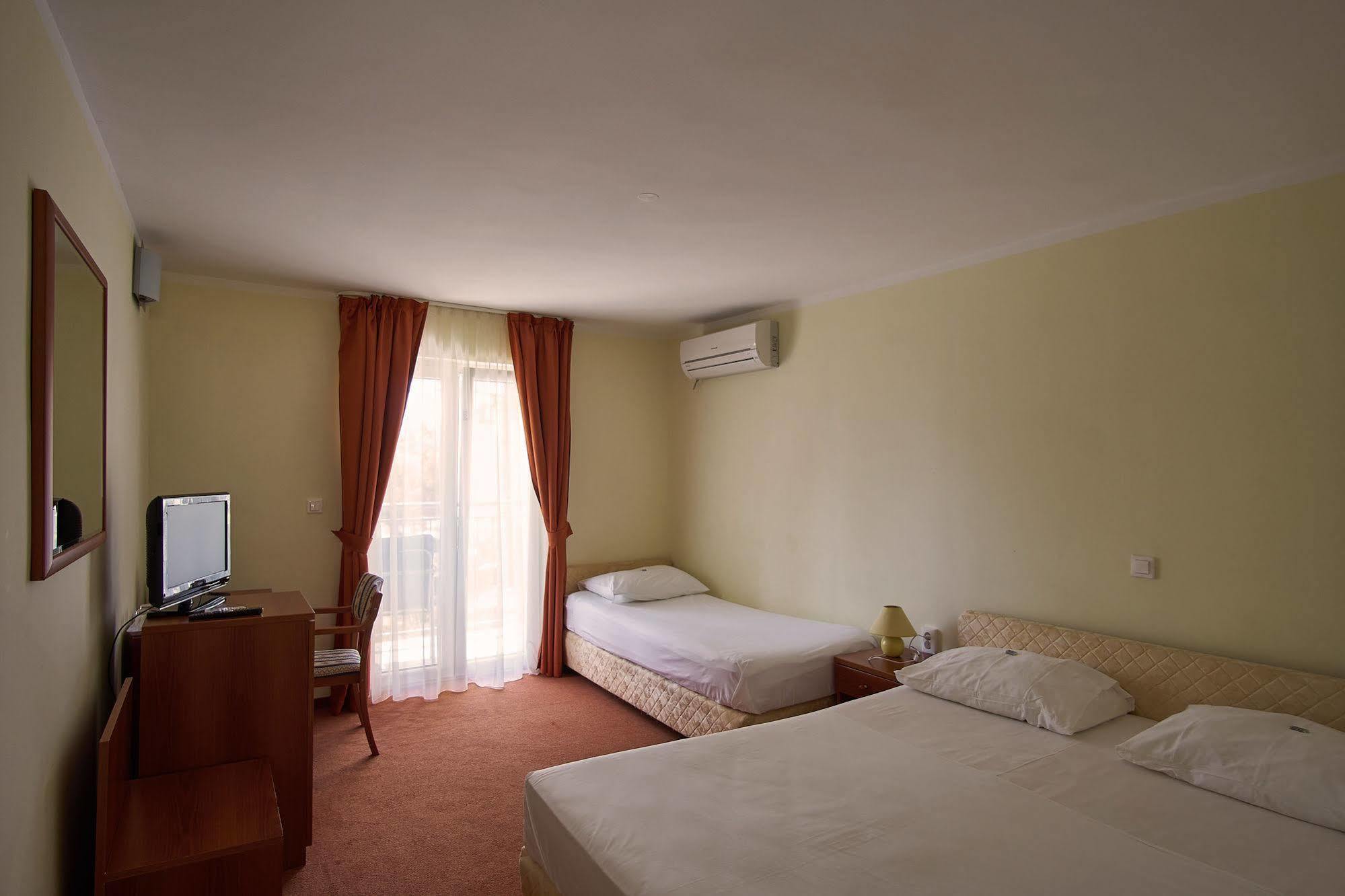 Ruzica- Glavna Zgrada I Depandanse Hotel 3*