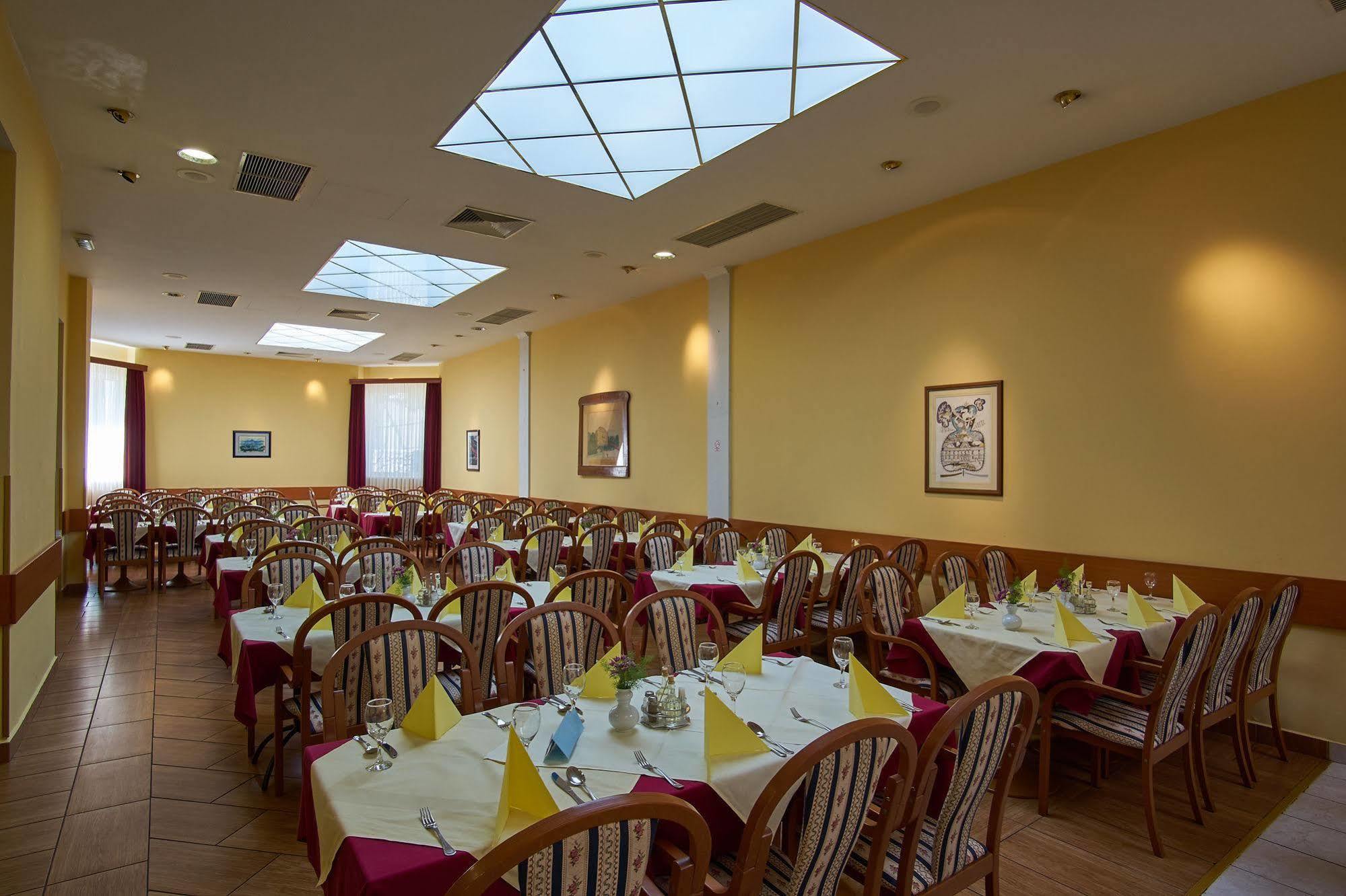 Hotel Ruzica- Glavna Zgrada I Depandanse 3*